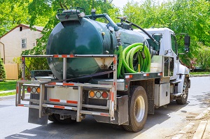 Trash Bin Cleaning Equipment: Trucks Vs. Trailers, Which Is Better?